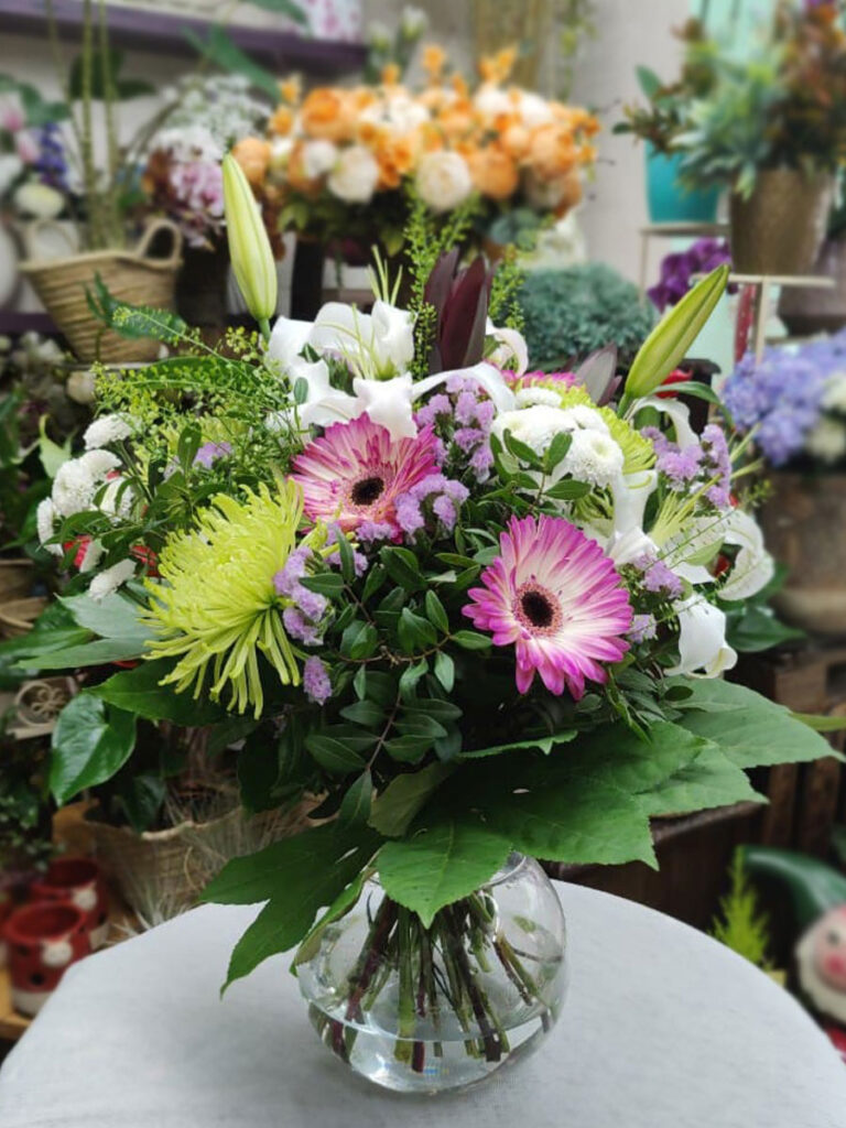 Kit Calm, ramo con lilium, crisantemos, gerbera y lentisco