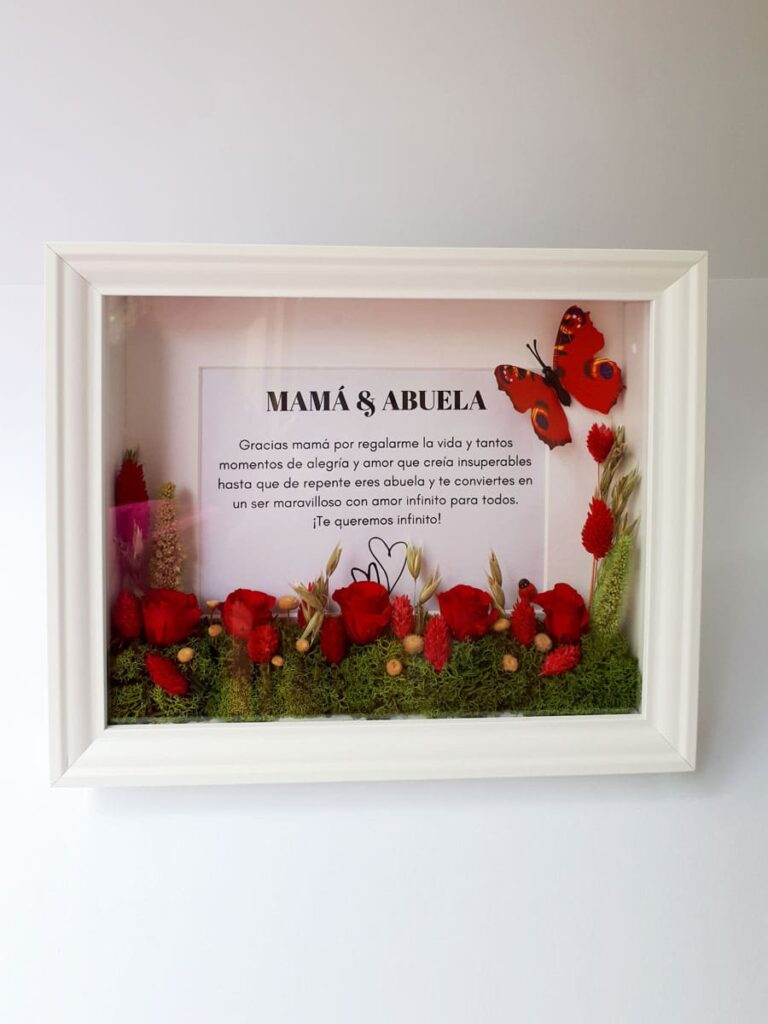 cuadro mama y abuela tamano a4 con rosas eternas y flores secas