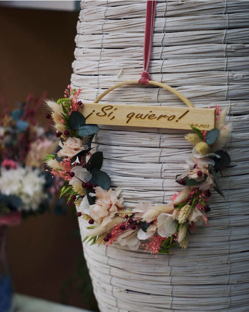 taller de aros de flores preservadas personalizadas